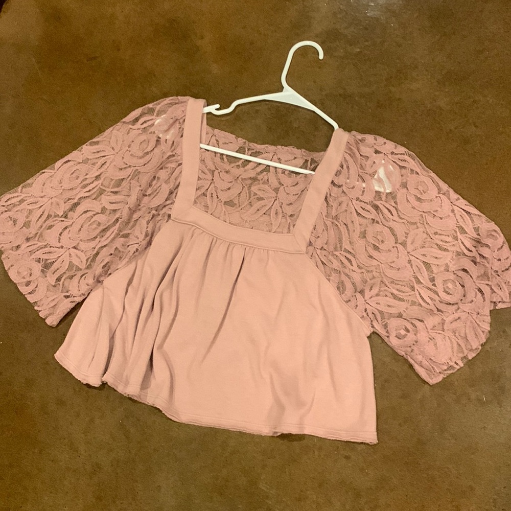 🌻🌻Free People crop lace top